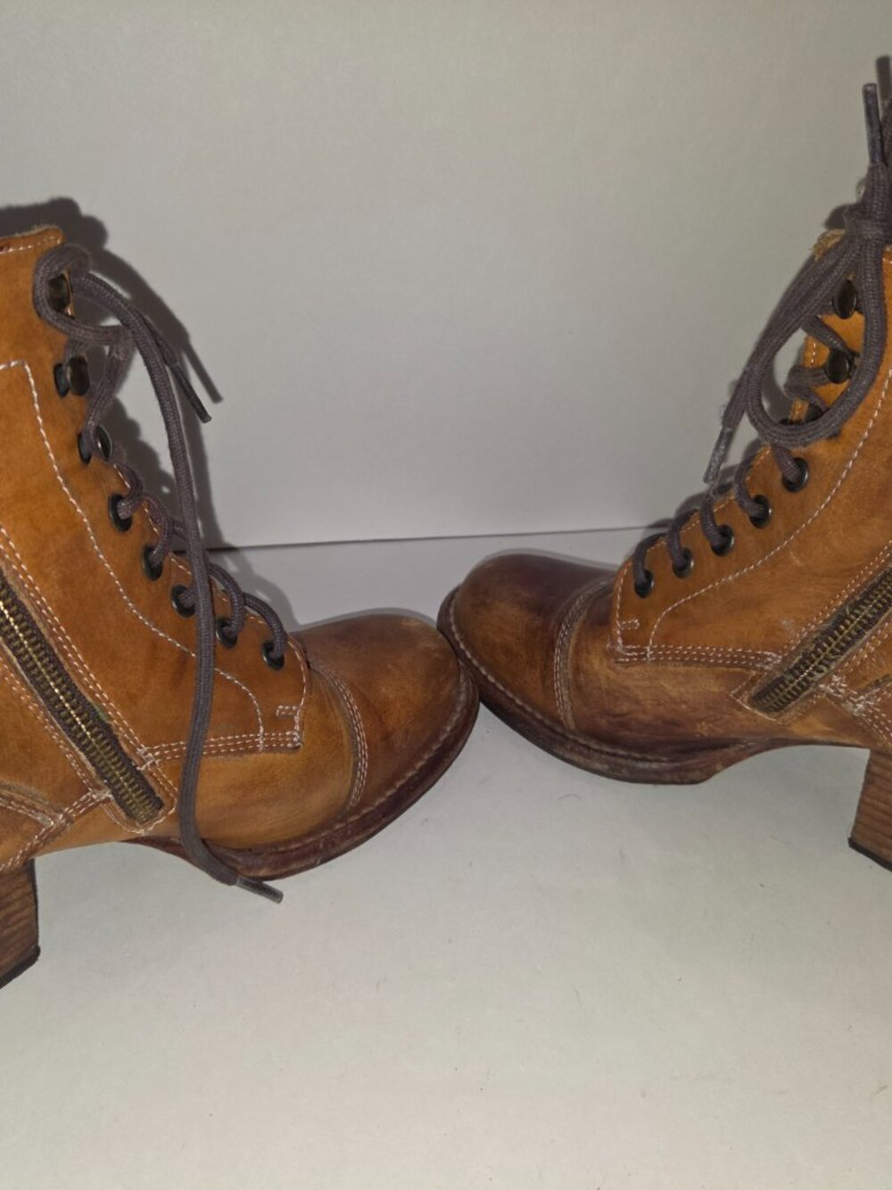 Bed Stu brown leather Bonnie combat lace up booties Sz 6.5 Needs 1 Heel Repair - Picture 8 of 12